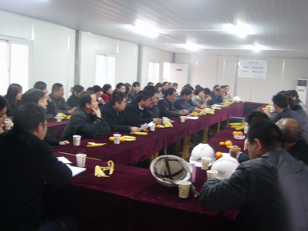 南京棲霞區(qū)馬群街道辦到我公司進(jìn)行了考察，開(kāi)展了有關(guān)科學(xué)發(fā)展觀的研討會(huì)
